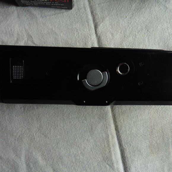 SLR: Cable Shutter Release & Shutter Cord & Flash & Auto Winder & Filter - Picture 8 of 9